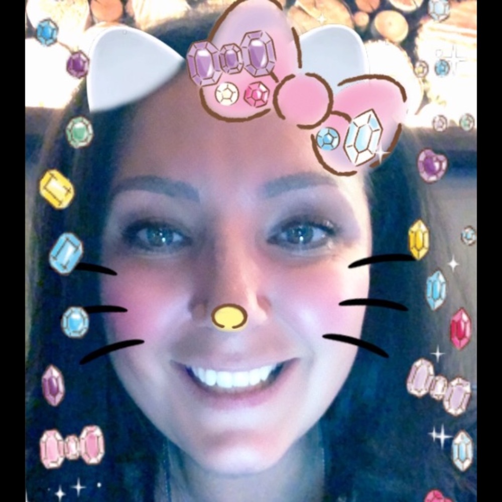 Meet your Posher, Cynthia